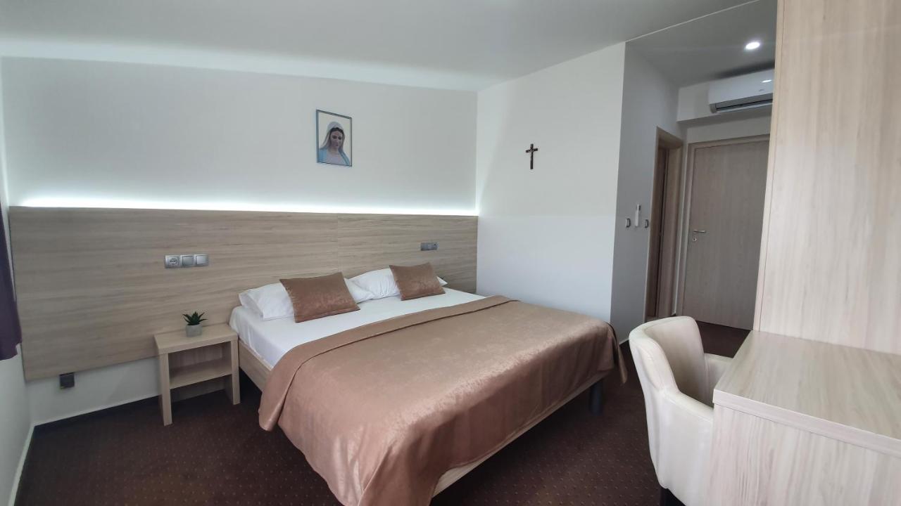 Hotel Glorija Medjugorje Exterior photo
