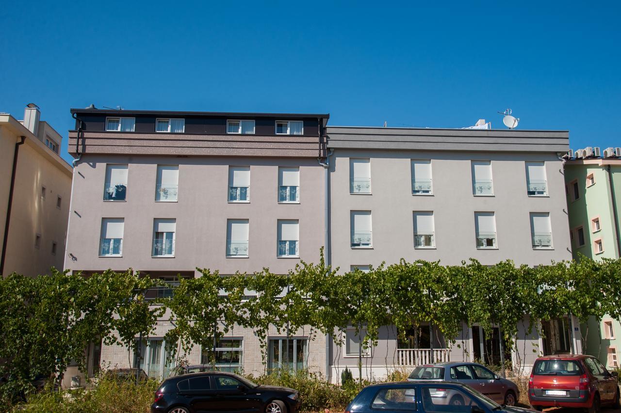 Hotel Glorija Medjugorje Exterior photo